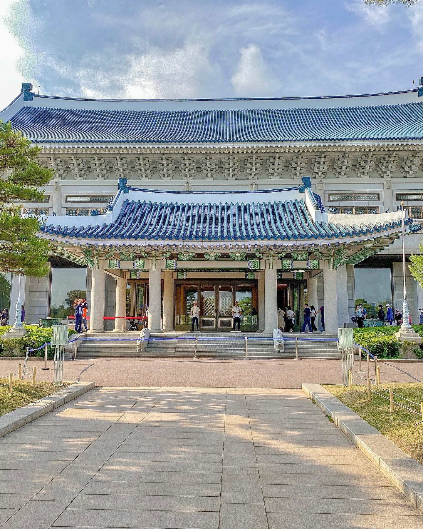 Korean Air Cheong Wa Dae Also Known As The Blue House Formerly The Executive Office And Residence Of The President Of South Korea Has Now Opened To The Public