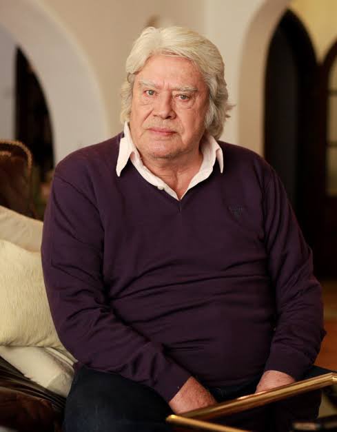 Çocukluğum teker teker kayıp gidiyor ellerimden ne kadar üzüldüm Allah gani gani rahmet eylesin mekanı cennet olsun inşallah 😔