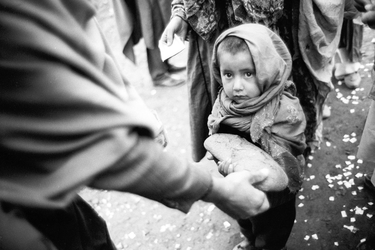 📷 22 years ago, in #Afghanistan.

Today, still, 55% of the population is in need of humanitarian assistance. Over 1mio children are suffering from acute malnutrition. The economy is deteriorating day after day. 

Urgent support is needed to prevent people from further suffering.