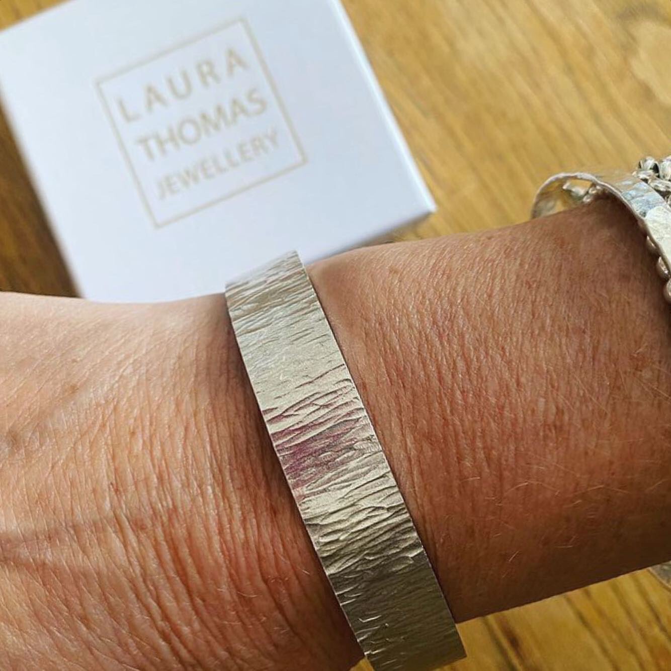 Laura thomas shop jewellery