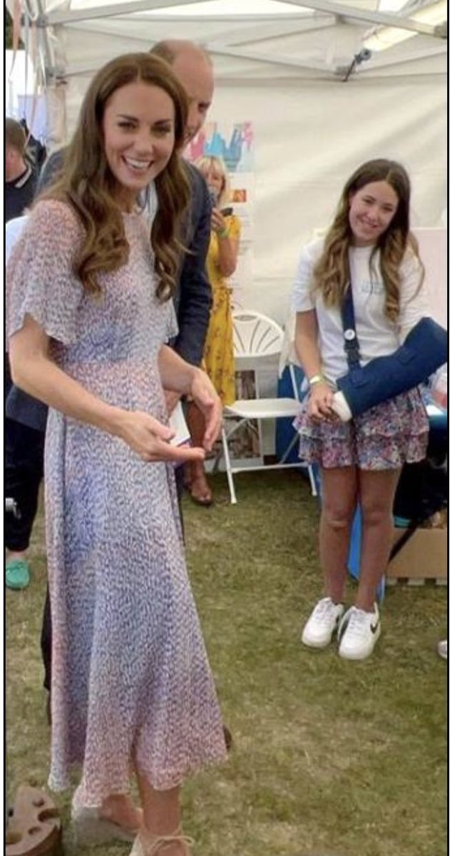 Deepings_School's tweet image. Last week Year 9 student Macie Chapman attended Cambridgeshire County Day and spoke on stage as a member of the press pack for the Cambridgeshire’s Children’s Hospital. An extra special treat saw her meet the Duke and Duchess of Cambridge. Well done Macie! #Integrity #DareToExcel