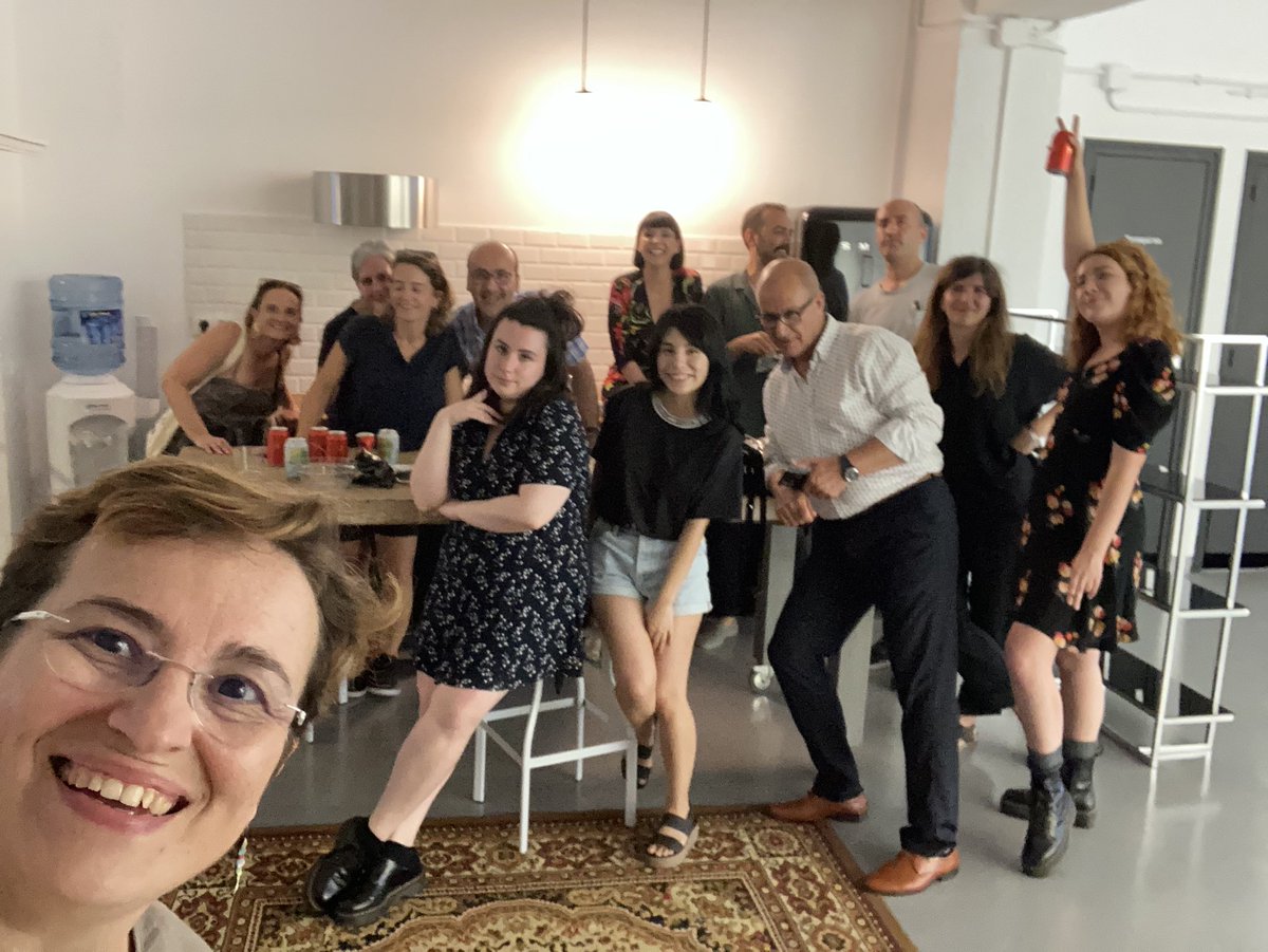 cusdoga's tweet photo. “La cultura es muy solitaria. Tener red y amigos en el sector, es importante” 
Elisabet Parés @wearekarakter 
@cifolh #eldistrito 

Y la actitud, amigues. Ponerle mucha actitud. 
Y horas, creatividad, esfuerzo, imaginación, pasión y deseo… que la cultura no se hace sola. https://t.co/laDj180a3L