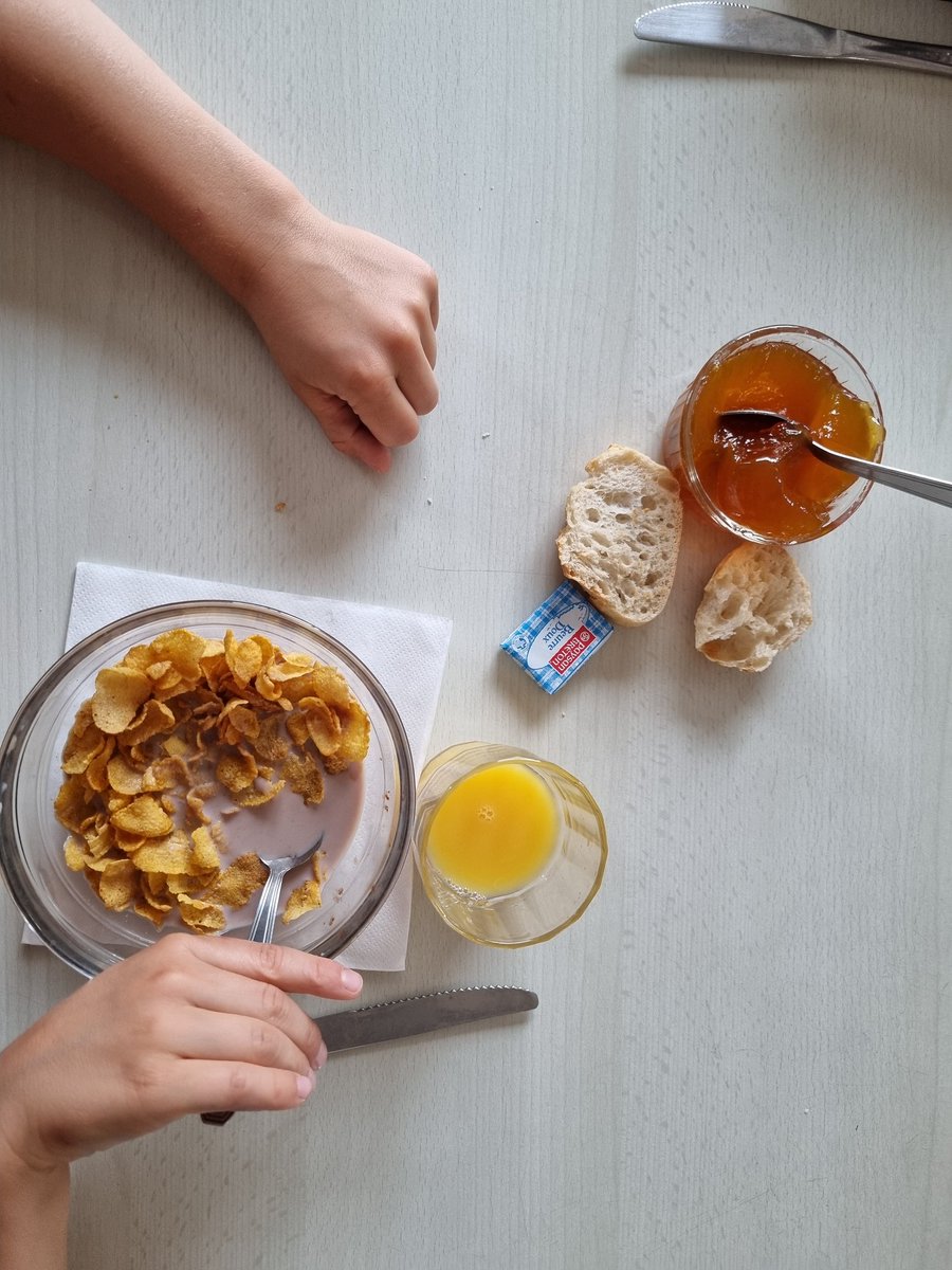 Petit déjeuner au centre. Nous avons passé une bonne nuit.