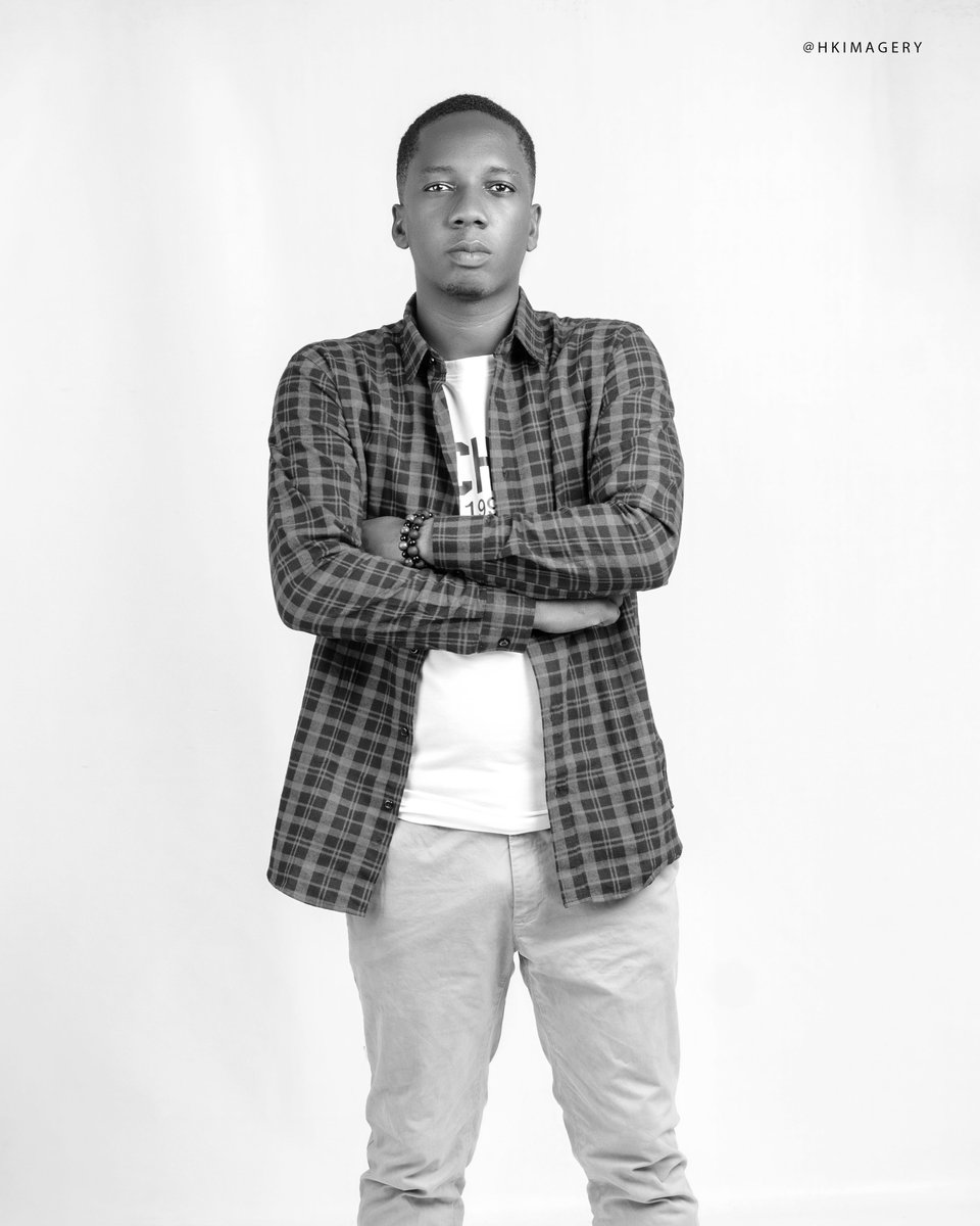 boy_cryf's tweet image. In a black and white world
Two colors show 
Change if you want