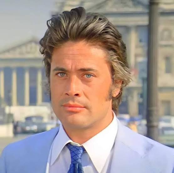 Güle güle çocukluğum
Güle güle Kara Murat
Güle güle Köroğlu
Güle güle Battal Gazi
Ruhun şad mekanın cennet olsun..

#CüneytArkın