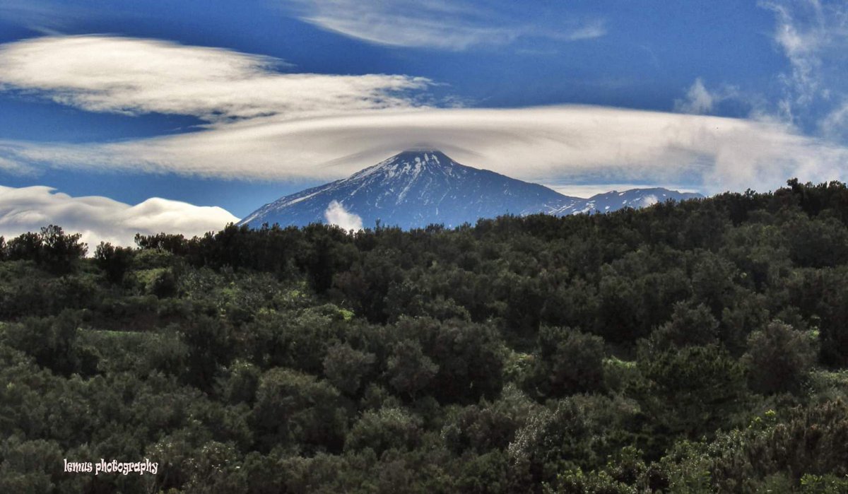 TENERIFE...Fenómeno meteorológicos...SOMBRERO DEL TEIDE.