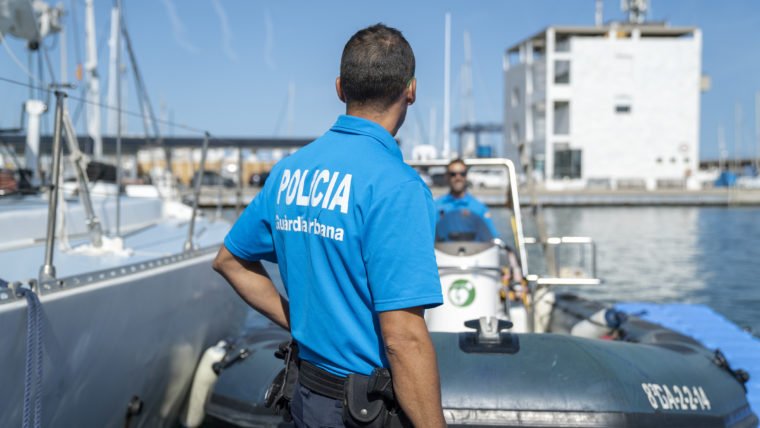 Seguimos trabajando para recuperar las condiciones de trabajo de la Unidad de Playas de la <a href="/GUBBarcelona/">Guàrdia Urbana Barcelona</a>.

Su trabajo y desempeño es fundamental para la seguridad de un espacio tan importante para nuestra ciudad y se merece una remuneración acorde l esfuerzo que supone.
<a href="/ugtajbcn/">UGT Ajuntament Barcelona ®️</a>