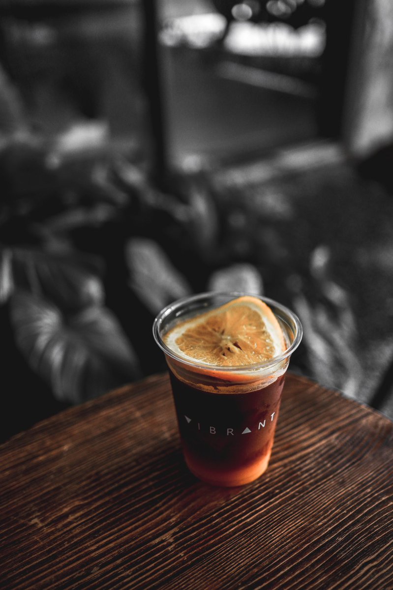 allthingall's tweet image. คาเฟ่เปิดใหม่ รีโนเวทอาคารเก่า
ริมถนนพหลโยธิน ติดกับ BTS พหลโยธิน 59
กาแฟดี มีเมนู signature ให้เลือกหลากหลาย ราคาน่าคบ
ใครขยันตื่นเช้า รีบมาด่วน เพราะเค้าเปิดตั้งแต่ 7.30 !
 สายคาเฟ่ ไม่ควรพลาด ต้องลองสักหน่อยยยยย
📍Vibrant.bkk
@aroii