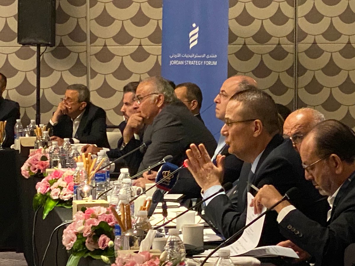 عطوفة الدكتور عادل الشركس: تثبيت مقدار الأقساط الشهرية لقروض الأفراد يراعي تخفيف أعباء سداد أقساط القروض ويحافظ على قدرتهم الشرائية بما يسهم في تنشيط الاقتصاد. <a href="/CentralBank_JO/">البنك المركزي الأردني – Central Bank of Jordan</a> #JSFJo