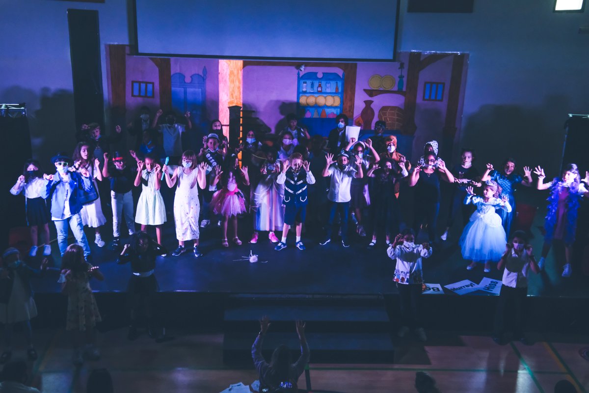 Our Year 4 children hosted a performance of "Cinderella and Rockerfella" last week. It was an array of music, singing, dancing, and comedy that were enjoyed by all who attended.

Find more images on our FB page.

#southviewschool #dubaischools #schoolshow #students #cinderella