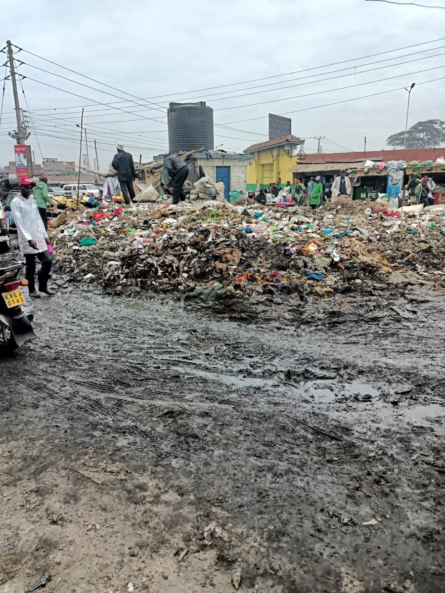 report_taka's tweet image. 10:09 @NMS_Kenya @YusufKamukunji #NEEMA garbage outside of Burma Market is getyout of control and blocking access to our businesses. Please keep our environment clean.  via @deliveredbyeva