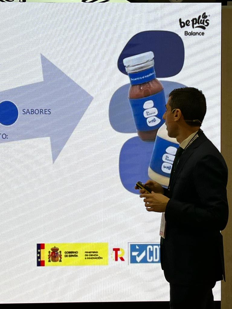 Ximodelrio's tweet photo. Presentamos en @AlimentariaBCN la nueva bebida personalizada #BeBalance de #BePlus. Estamos en el punto de inflexión en el que se pueden diseñar alimentos de esta forma, hemos sido los primeros y estamos seguros que la tendencia va a ir por ahí en los próximos años. #FelizMartes https://t.co/43W708dA2F