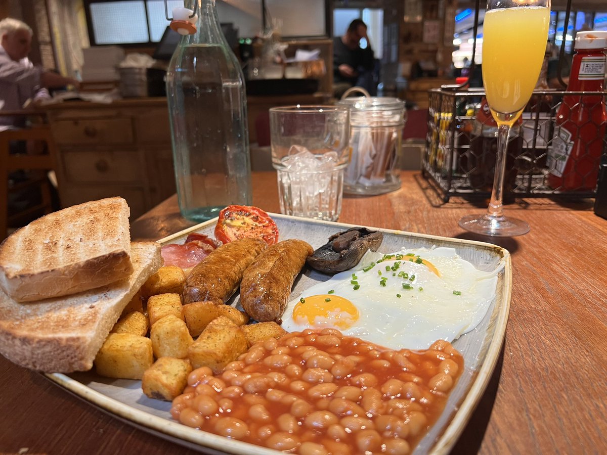 What do you do after you land at Heathrow on a redeye post-NFT.NYC and a week of nonstop web3 conferences and events?

Full English w/a mimosa 😋

#treatyourself #digitalnomad #Web3 #futureofwork
