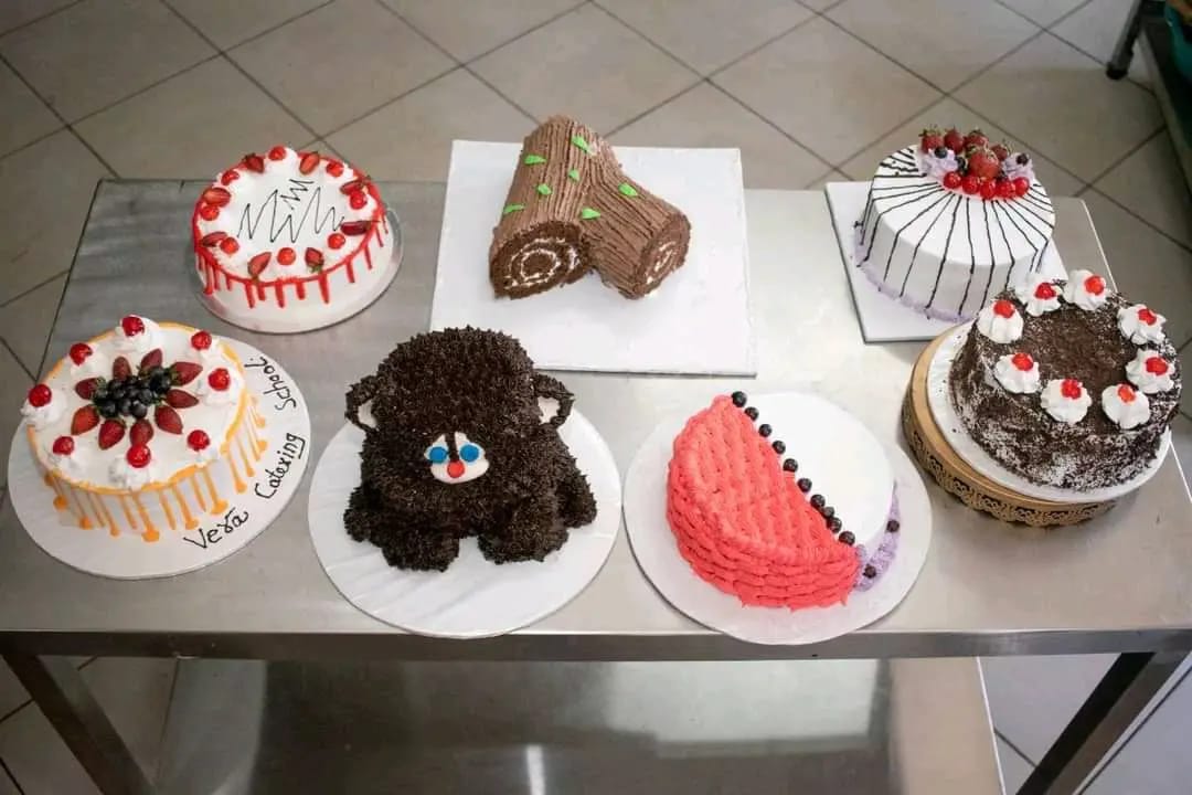 vera_college's tweet photo. Elevate your baking and decorating skills @verabeautycollege School of Hospitality😍
Enroll Today, and up your baking skills🤫
#verabeautyandfashioncollege #bakingtechnology https://t.co/Faezbw2xIb