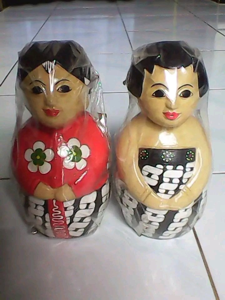 Loro blonyo #mantenjawa #darigerabah #adadikasongan #DesaWisataNusantara 
<a href="/partinihartana/">Partini Hartana</a> <a href="/CitraCeramic/">CITRA CERAMIC</a> <a href="/gerabah2022/">GERABAH KASONGAN</a> @hartana_kyoto <a href="/muhammadhartana/">muhammad hartana</a>