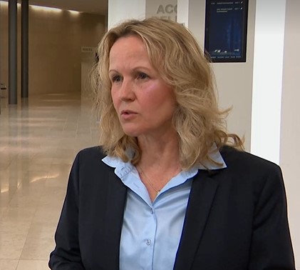 German env min <a href="/SteffiLemke/">SteffiLemke</a> will negotiate on 2035 combustion engine ban #Fitfor55 at EU Council meeting “so that the <a href="/EU_Commission/">European Commission</a> can develop a mechanism to ensure CO2 reduction in the future, but also guarantee openness in terms of technology”. Says it will be a long day.