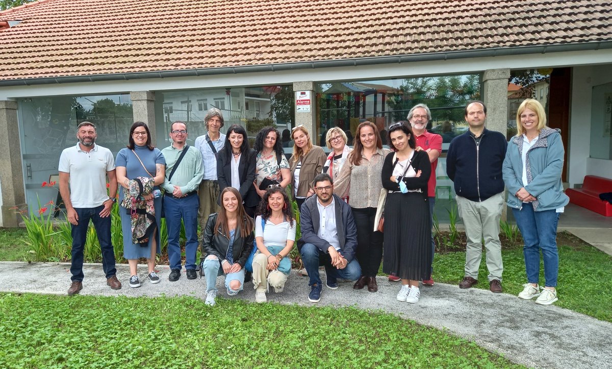 Portugal hosted last week the kick-off meeting of the #STEAMingAheadEU project, whose goal is to develop a of resources, strategies, and pedagogical methodologies for teaching STEAM using the golden ratio as a common reference to implement practical activities in the classroom.