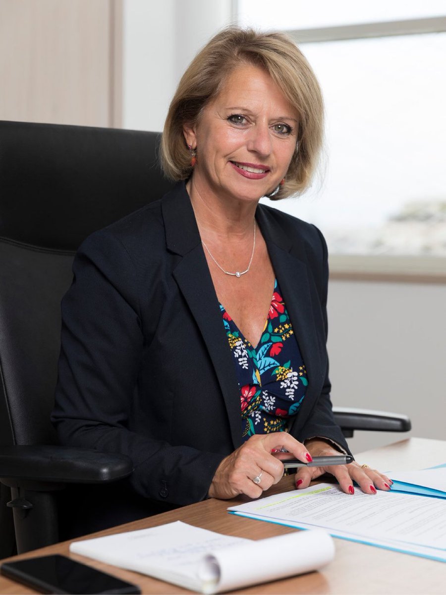 La nouvelle ministre de la Santé pro-Pass Vaccinal Brigitte Bourguigon a perdu les législatives mais elle est toujours au gouvernement!😳

RT pour demander son départ immédiat!💪