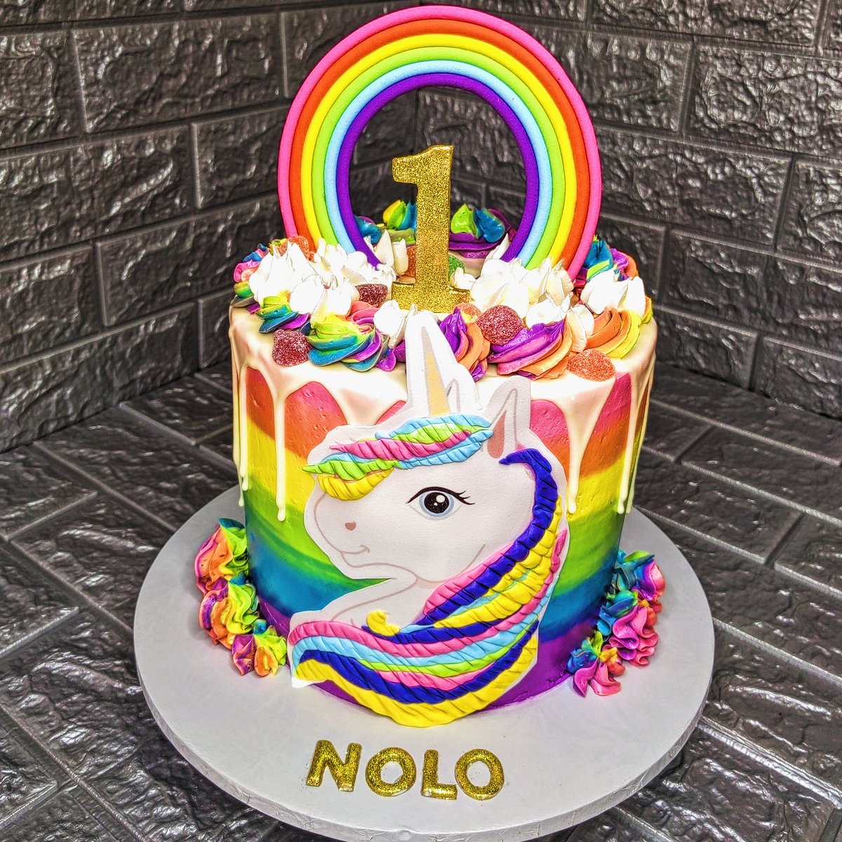 Unicorn x Rainbow Cake

Delivered @ Soshanguve PP3

 #unicorn #unicorncake #rainbow #rainbowcake #soshanguve #pretoria #lapearlsconfec stage 6