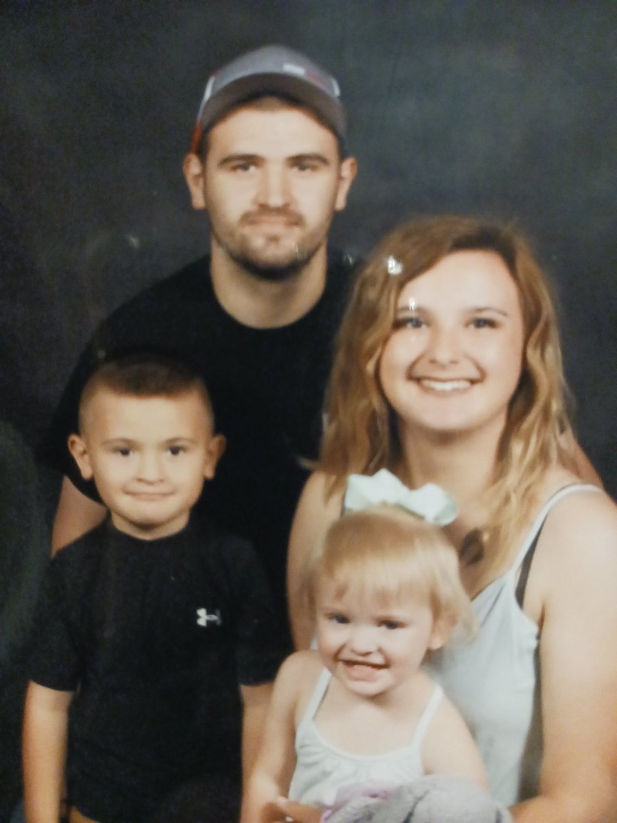 GALSOURCE46's tweet image. My beautiful daughters family . They are my sun in the morning sky, my shinning moon and stats at dawn of nights and the love of my life's journey ♥