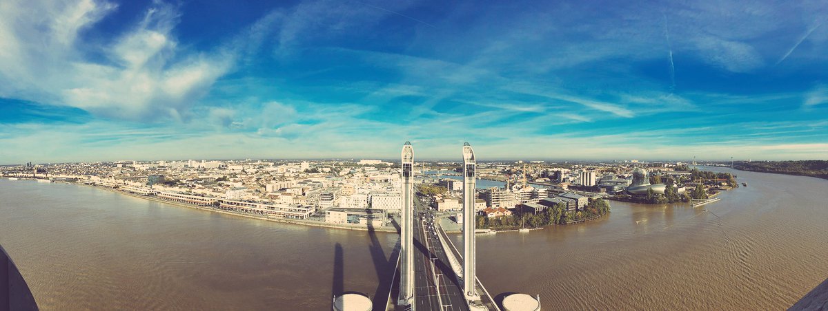 🤖 Pont Chaban tweet media
