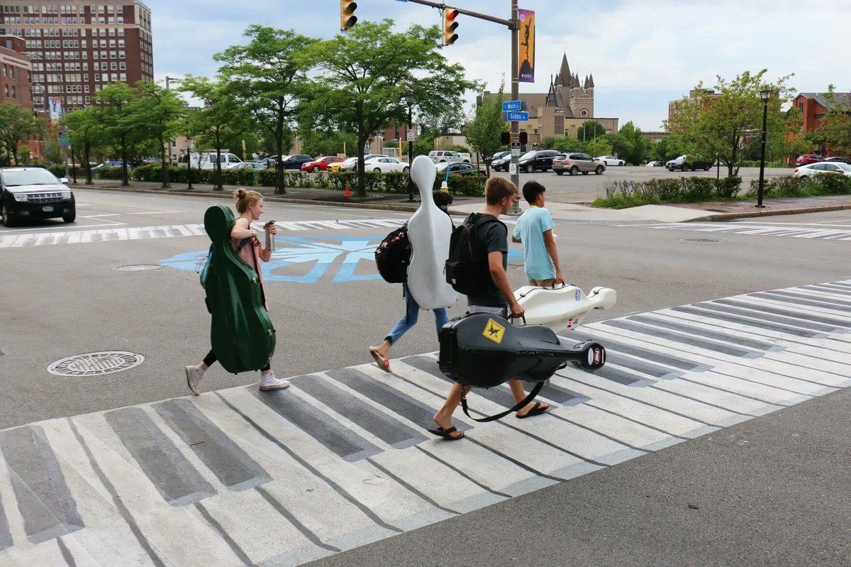 Maker Spotight: @WMichelleWho - Digital artist & @RITtigers Assoc. Prof. who collaborated on a commissioned interactive audio installation with bluesy tones matched to crosswalk lines as part of the Rochester International Jazz Festival.

https://makezine.com/2022/06/27/maker-spotlight-w-michelle-harris/

📷 : WXXI News 