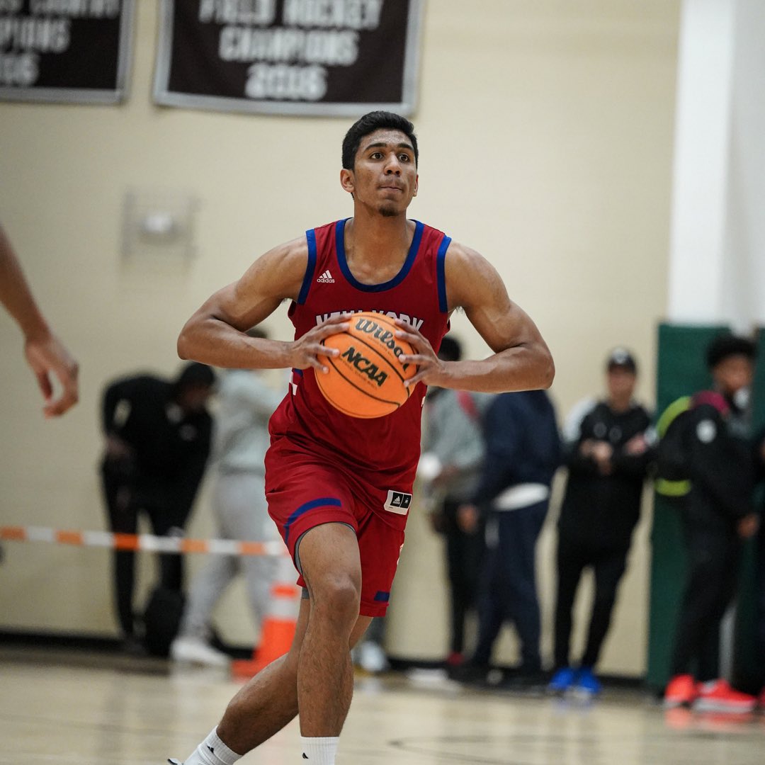 Boston University is the latest to offer c/o 2023, 6'3 PG, Jean Aranguren. Jean stood out this weekend at the Mid-Atlantic Shootout with his playmaking ability at either guard spot and his ability to score in a variety of ways.

#nyjayhawks #JayhawksNOW #3SSB