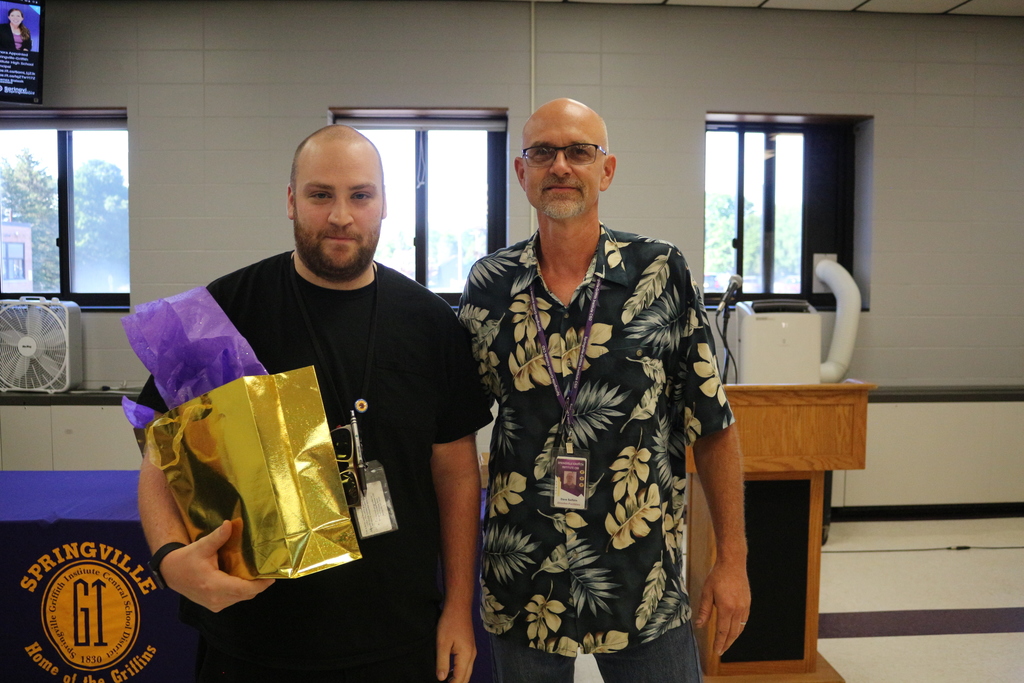 SpringvilleGrif's tweet photo. SGI Buildings &amp; Grounds Director Dave Seiflein presented staff member Jacob Riter with the district's 2022 Employee of the Year Award during last week's Staff Recognition breakfast! More: https://t.co/ryiETSVs4V #RedefiningRural #SGIStrong https://t.co/JFYphE2uEa