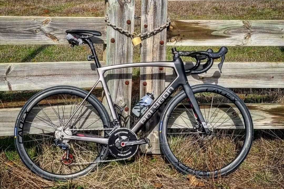 CADEXCycling's tweet photo. Chilean rider Romain Babintri threw some new AR35s on his @polygonbikes S8D and locked up his local KOM first day out! 
Bien Hecho amigo!

#PolygonS8D
#EffortInSpeedOut
#BuiltWithCADEX
#overachieve https://t.co/Tef6cksmlU