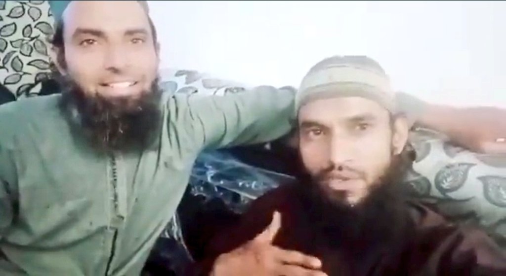DeepikaBhardwaj's tweet photo. India 2022

Two Muslim men behead a Hindu man in broad day light, threaten to kill the prime minister, call a female leader b*tch and make a video confidently and circulate

ISIS in India https://t.co/khjvMXNAVS
