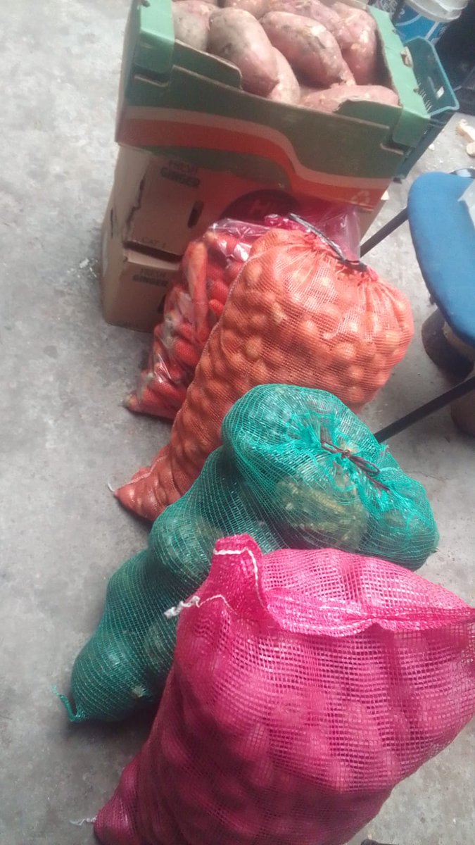 Gracias a Ale por la ayuda constante de verduras ,para el Merendero los  niños son nuestro futuro ,se agradecen ayudas para seguir ayudando .<a href="/LorenaLorenzoPT/">Lorena Lorenzo</a> <a href="/vanbalas/">Pistoler</a> <a href="/28_9_1891/">@Referi2011</a> <a href="/EMolinari_1891/">Lenny</a> <a href="/LucianaSanturi8/">Luciana Santurio 1891</a>