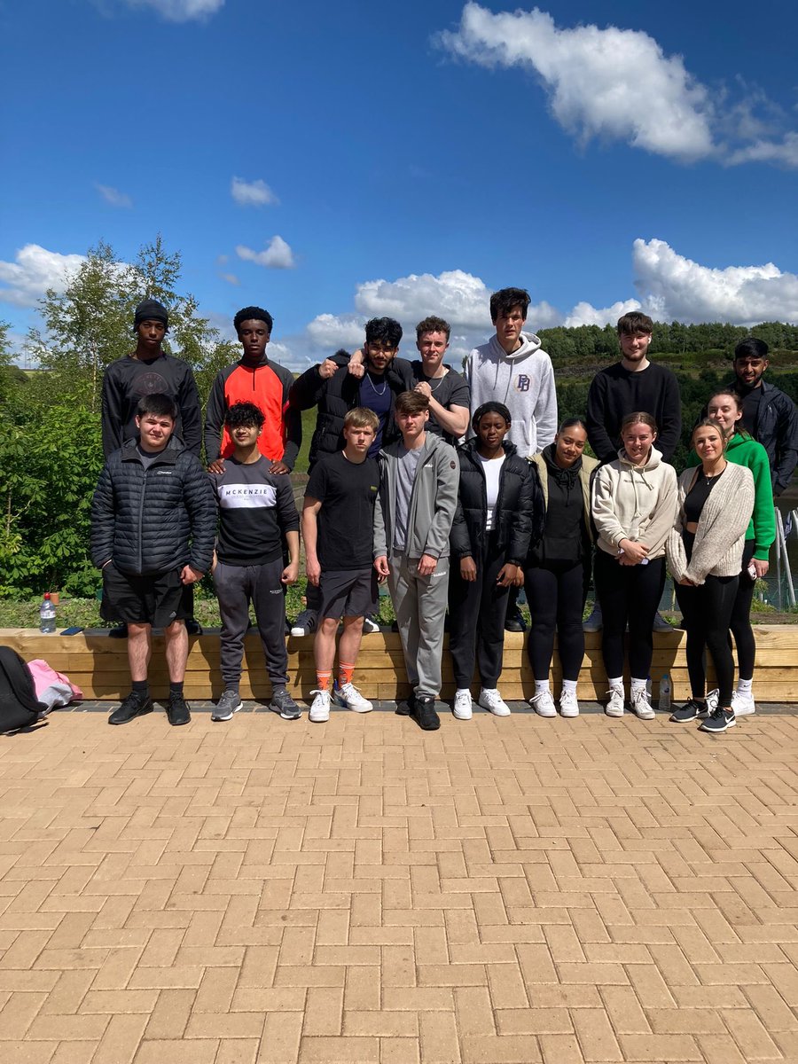 🐉 Dragon Boating 🐉

Could this be Fridays winners in the Dragonboat race? Say hello to the ‘Trinity Titans’ who had their first training session as the official Trinity Sixth Form Dragonboat team yesterday! 👏

Timing and technique coming along nicely! Let’s do this 💪🏽

#tsfa