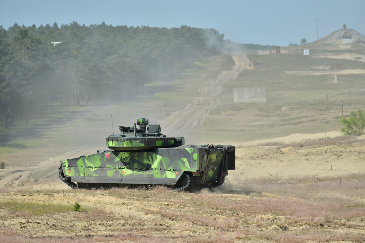 BAESHagglunds's tweet photo. 📰 #NEWS: Slovakia has officially selected the CV90MkIV as its new infantry fighting vehicle.
 
Learn more about CV90👉 https://t.co/lwow4flGlT
 
#CV90 #IFV #CombatVehicle #Slovakia #CombatReady https://t.co/u24pbSt7T8