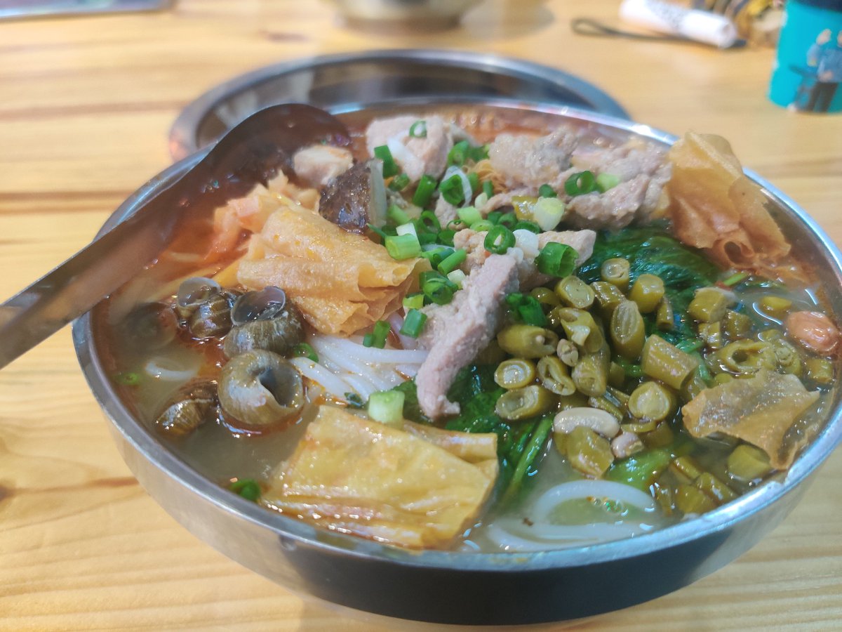 ChenCiaran's tweet photo. #Merryweather
i just have the螺蛳粉 for my dinner and then the clip pops out...wow amazing!👀 https://t.co/5rDMlfMdIK
