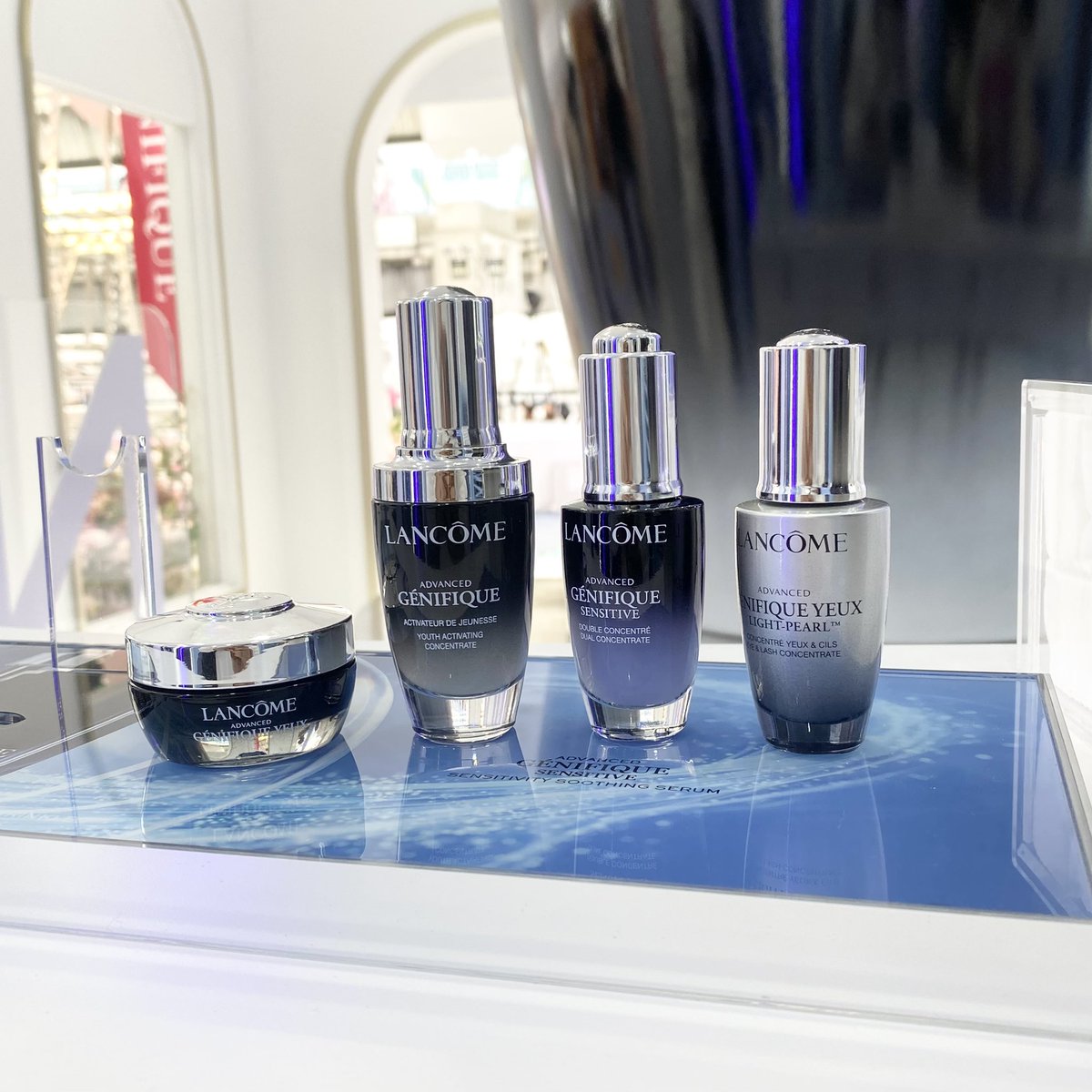 pikulham's tweet photo. ชวนทุกคนไป LANCÔME HAPPINESS from Paris to Bangkok ที่ลานพาร์คพารากอน งานจัดถึงวันที่ 3 ก.ค. 2565 พิเศษสุดภายในงานจะลด 10% ทุกชิ้นมี Hot Deal ปัง ๆ ที่ควรมาซื้ออีกหลายตัวเลย #LancomeHappinessTH
#Lancometh https://t.co/6NMqKinzBk
