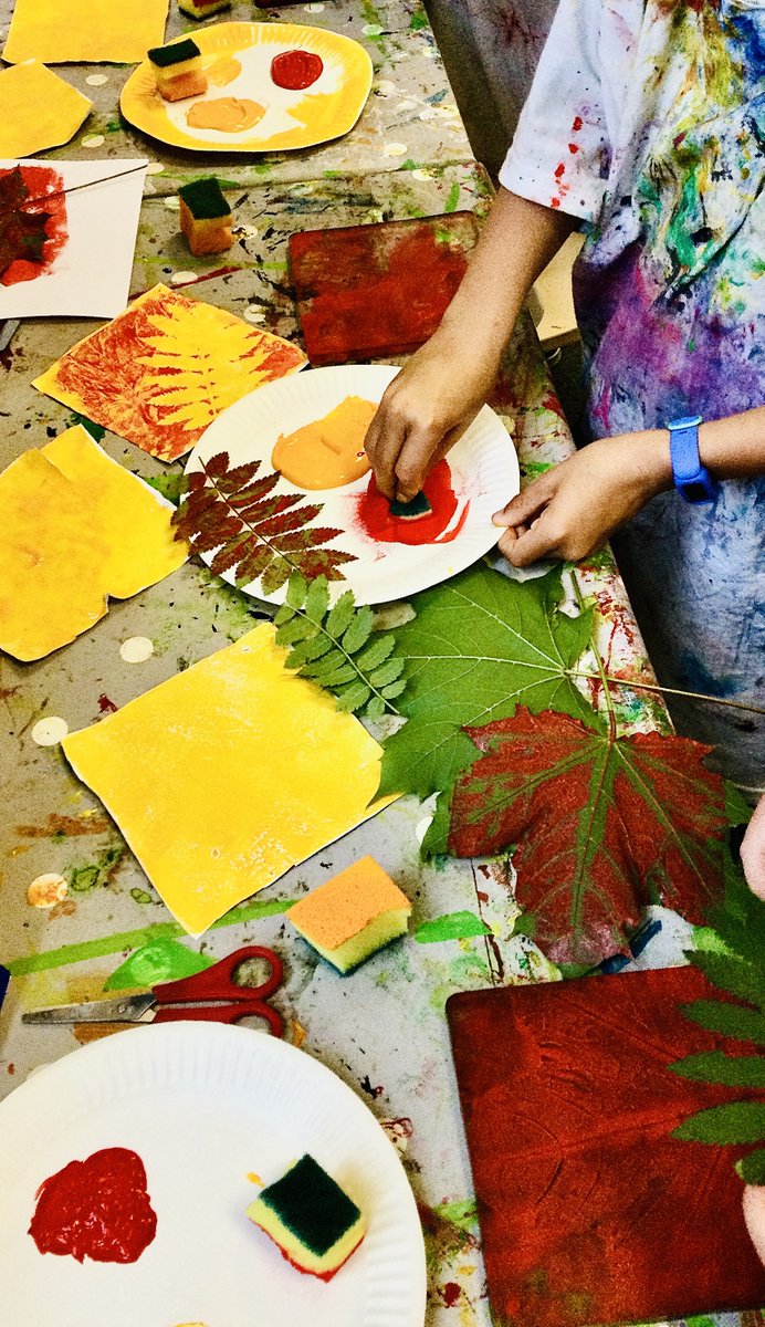 mill_view's tweet photo. Hawks, year four artists, spent time this morning creating some beautiful printed artwork inspired by our forest area and kirtchen garden space. @CAcademiesTrust #primaryart #arteducation  #ks2art https://t.co/T09B0Mzv8L