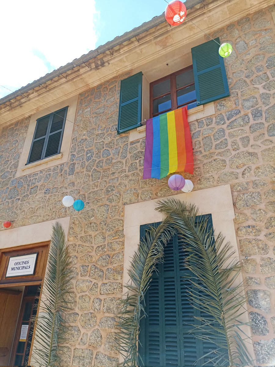 🏳️‍🌈 Som un poble orgullós de la nostra diversitat, i on defensam el dret a ser i estimar allò que cadascú sigui i estimi!

🏳️‍⚧️ Per ser un poble lliure totes les persones hi han de ser lliures!

🏳️‍🌈 Som conscients d'on venim i a on anam, i de les lluites que han calgut i que caldran!