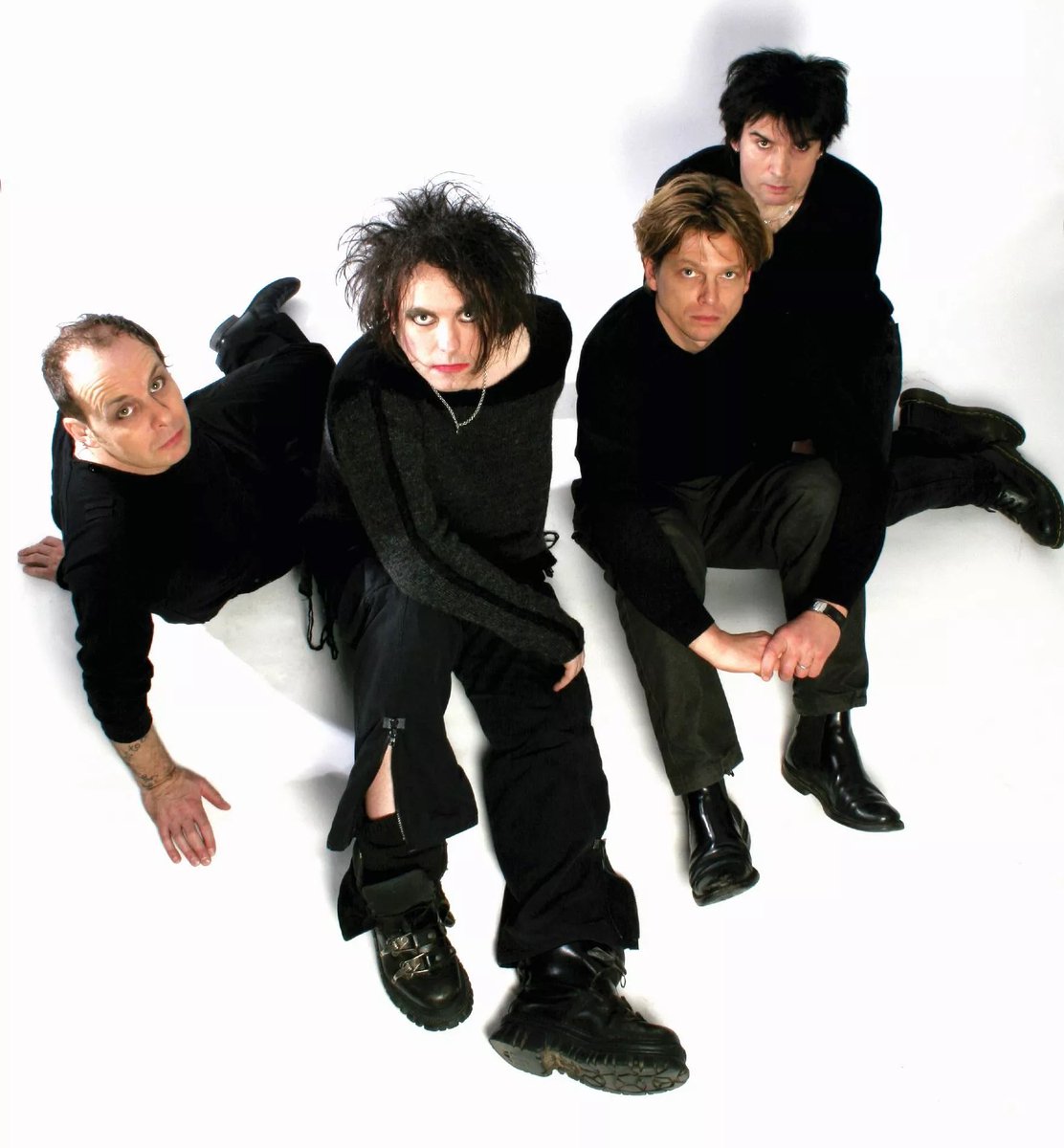 goth music videos tweet media
