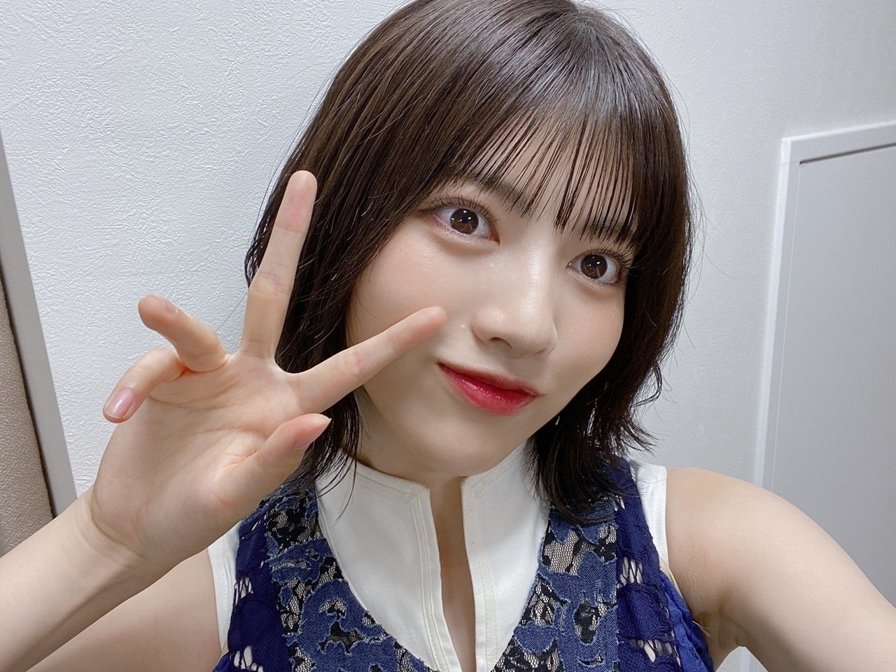 林瑠奈　直筆サイン　個別スマホポーチ 林瑠奈 直筆サイン 個別スマホポーチ 2025年最新】林瑠奈直筆