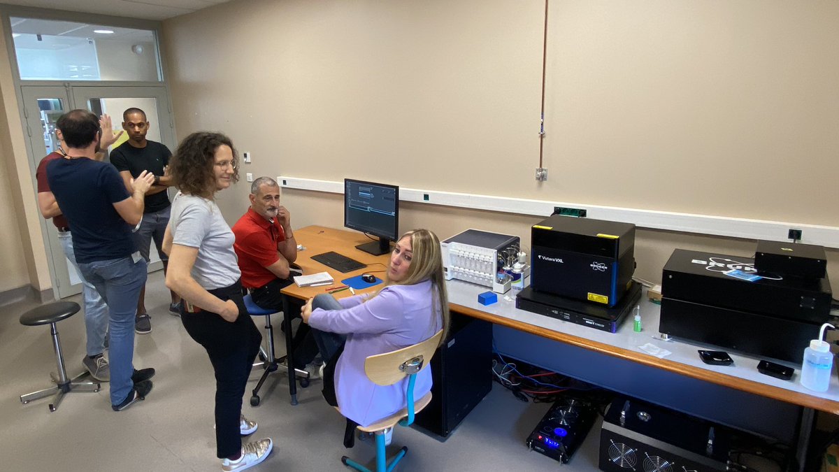 kmonier007's tweet photo. Demo week on Vutara VXL @BrukerFM starting in Lyon @iNeuroMyoGene to test super-resolution samples with dSTORM using #everspark from @IdylleLabs organised by @kmonier007 with @loisel_celine and Corentin Rousset. https://t.co/IepUfiv2wh
