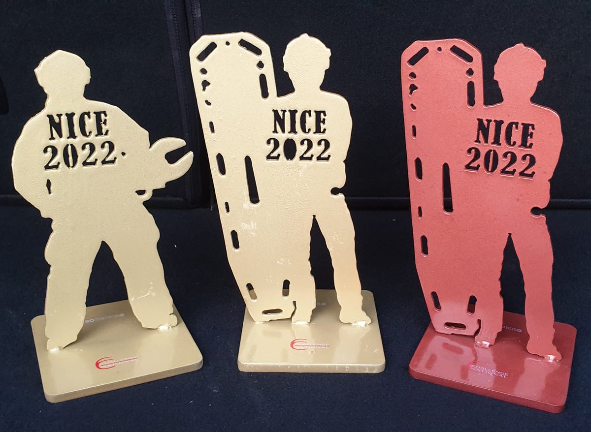 SDIS44's tweet image. 𝘾𝙝𝙖𝙢𝙥𝙞𝙤𝙣𝙨 𝙙𝙚 𝙁𝙧𝙖𝙣𝙘𝙚 𝙎𝙍-𝙎𝙐𝘼𝙋 !⭐️⭐️⭐️⭐️⭐️
3 équipes du @SDIS44 engagées au Challenge national secours routier et secours d'urgence aux personnes 2022 à #Nice = 3 trophées ! 🥇🥇🥉
-
📸 @sdis_06  &amp;amp; @PompiersFR