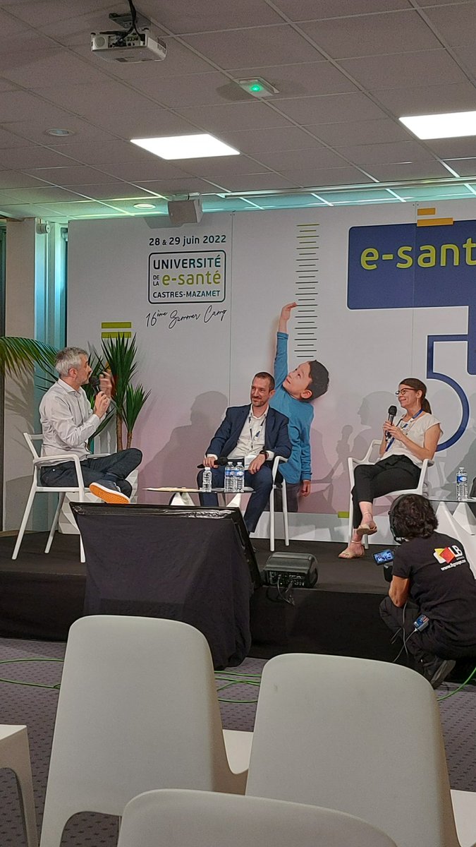 AUTELITANO2's tweet photo. #uniVEsante
#Ecolologie et #numerque Renoncer au superflu.
Évaluer les benefices /risques. Conscientiser l' l'impact.@PierreFabre
@FestiComSante https://t.co/FtF8Xasjrr