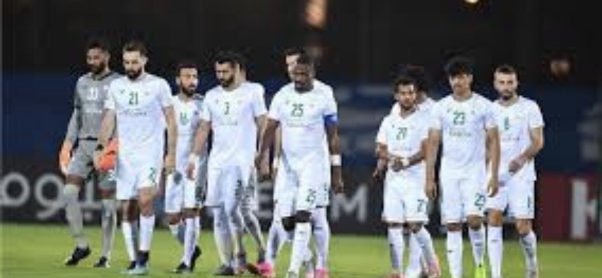 MohdAlqadadi's tweet photo. في هبوط الاهلي عبره:

-اذا وليت غريب امرك اسقطك.
-اذا لم تذد عن حياضك بنفسك تسقط وتذل.
-اذا تاخرت في اتخاذ القرار الصحيح، ولم تجدد نفسك وتدخل الجيل الجديد تموت.
-اذا لم يكن لديك كوادر تفنى.
-اذا لم تستمع للرأي الاخر تنتحر.

اخيرا

-لا يسقط الكبار؛ الا بالخيانه او الطعن غدرا . https://t.co/RLGAIfCdqy