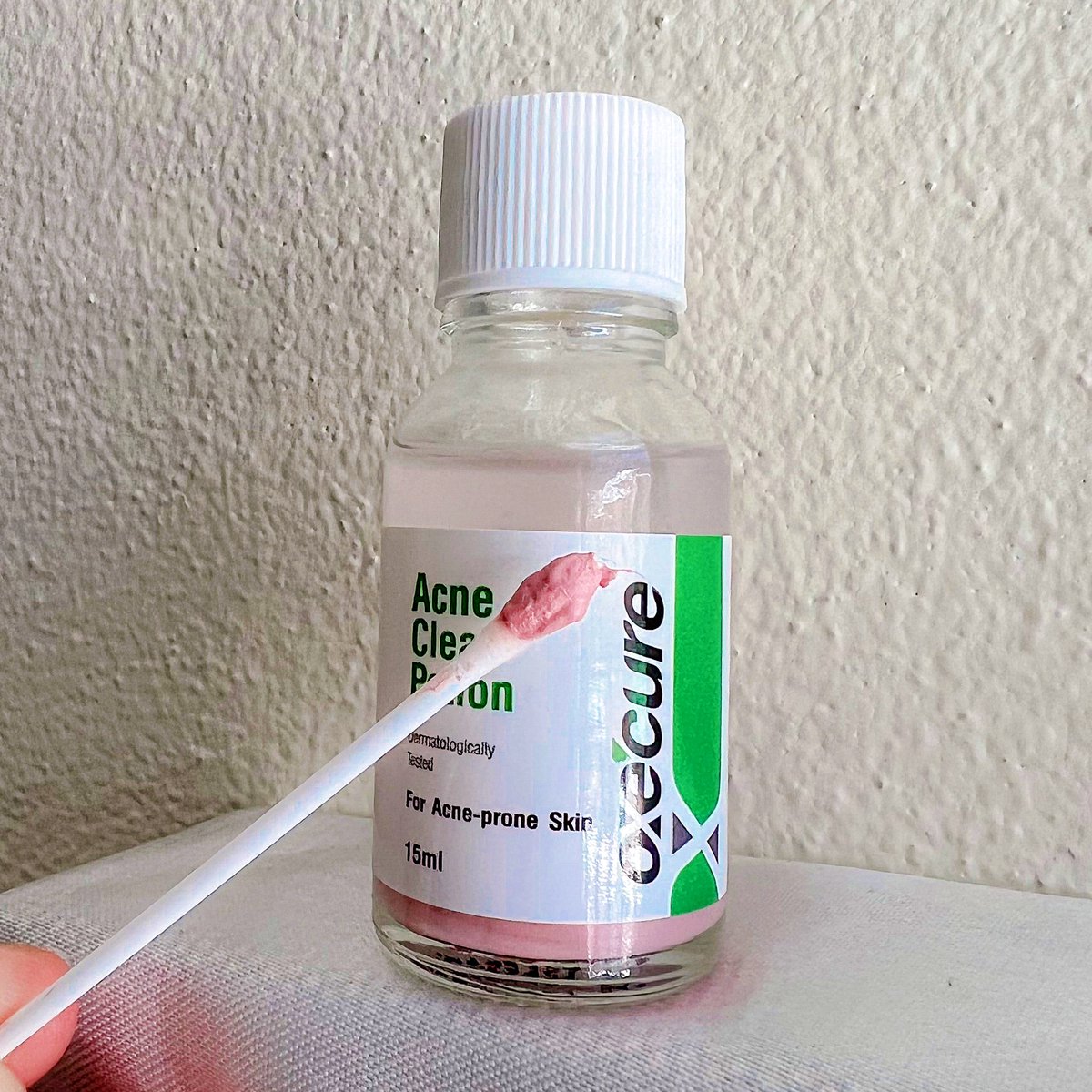 duangreview's tweet photo. เรื่องสิวนี่ขอให้ Oxe’cure ตัวนี้เลย ไม่ว่าจะมีสิวอะไรมาก็แค่แต้มตัวนี้ลงไปทิ้งไว้สักพักหัวสิวก็จะหลุดและแห้งไปเลย แถมพวกรอยดำของสิวก็จางลงด้วยนะ เนื้อคือสีชมพูมีความแอบเย็นตอนแต้มแต่ไม่แสบนะจ๊ะ แนะนำคนเป็นสิวควรมีไว้ สิวยุบภายในข้ามคืน.👏🏻 #ไว้รีวิวห้ามขายของโว้ยย #ใช้ดีบอกต่อ https://t.co/wtfPiHq6Fi