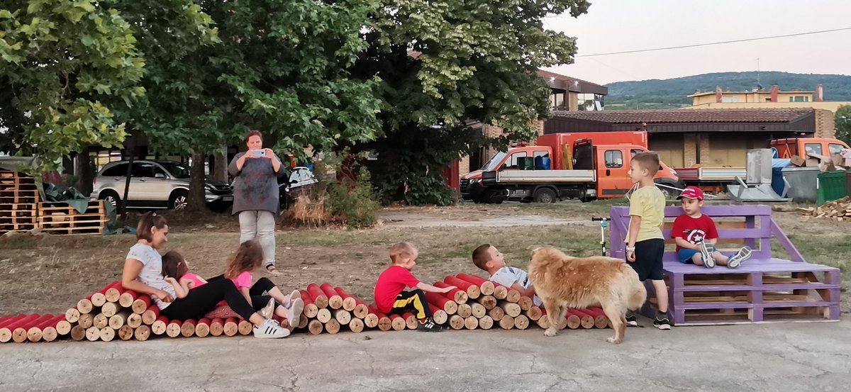 DANubeUrbanBran's tweet photo. A building camp for students within the #DANUrB+ Project was held in Golubac on June 21-24, 2022. University of Belgrade - Faculty of Architecture participated, with the support and assistance of the local stakeholders. Check it out: https://t.co/a02WGrUvXo https://t.co/c1XCXRQOt6