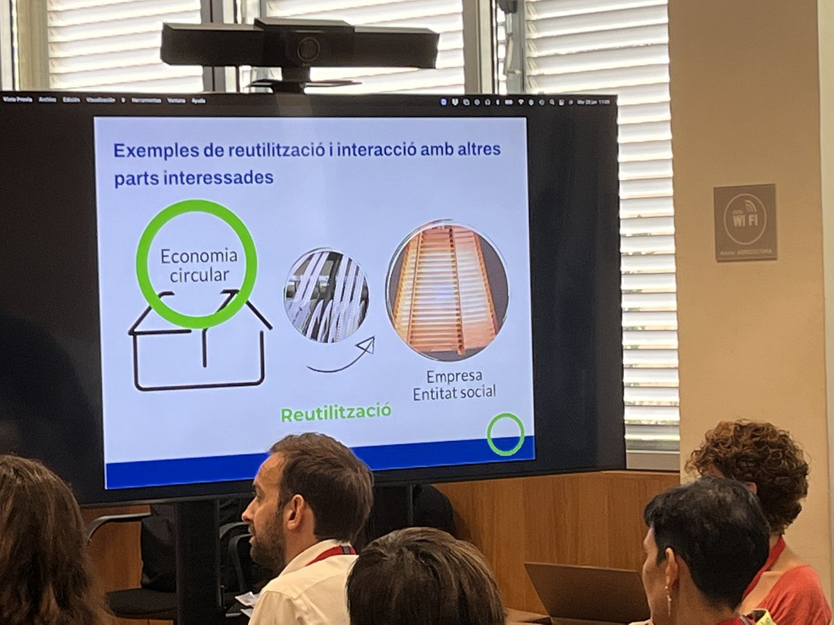 clubemas's tweet photo. Projecte circular amb un recurs d’una organització @clubemas En aquest projecte de disseny, creació, comercialització i venda de làmpades #EconomiaCircular @Ampans #DensoBarcelona i #Demano @accioclimatica @residuscat https://t.co/I9IX4Pq0f9