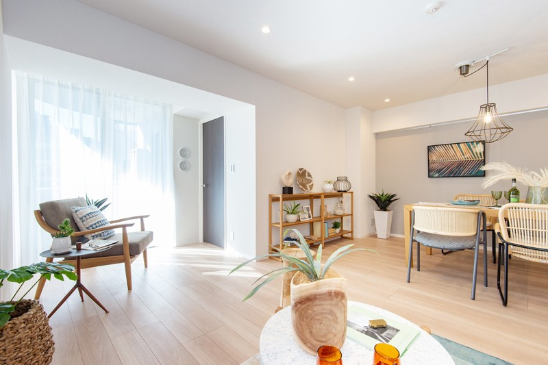 JpnRealtySTARTS's tweet photo. 6min-walk to #Korakuen and 9min-walk to #Iidabashi.
Price: JPY89.9M ≒ USD662K ≒ EUR626K
Structure: RCS
Built: Mar 2004
Floor Plan: 2Bedrooms
Size: 66.89m2 / 719.99ft2
#renovation #realestate #property #invest #buy #BunkyoWard #JR #TokyoMetro #ToeiLine #Tokyo #Japan #sale https://t.co/Z3iSPfuOxj
