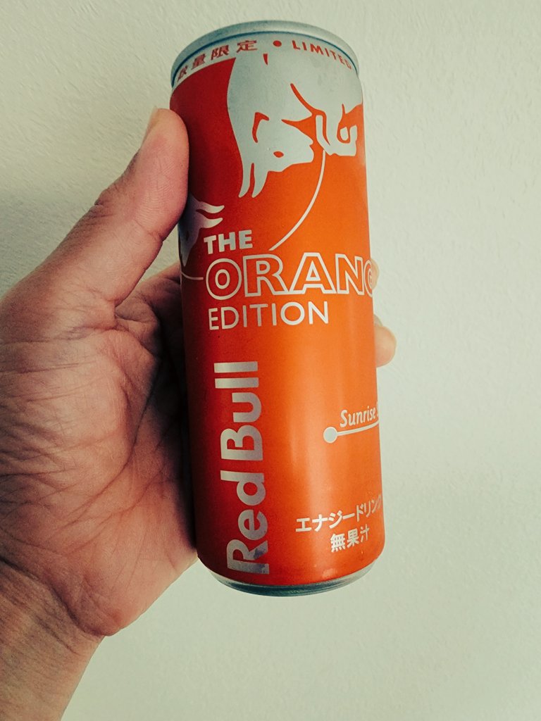 chobimery's tweet photo. 初めて飲んでみた！
あっさり伊予柑❤️
美味しかった🎵

#RedBull
#ORANGEEDITION
#翼をさずける https://t.co/nDJxCE4q2e