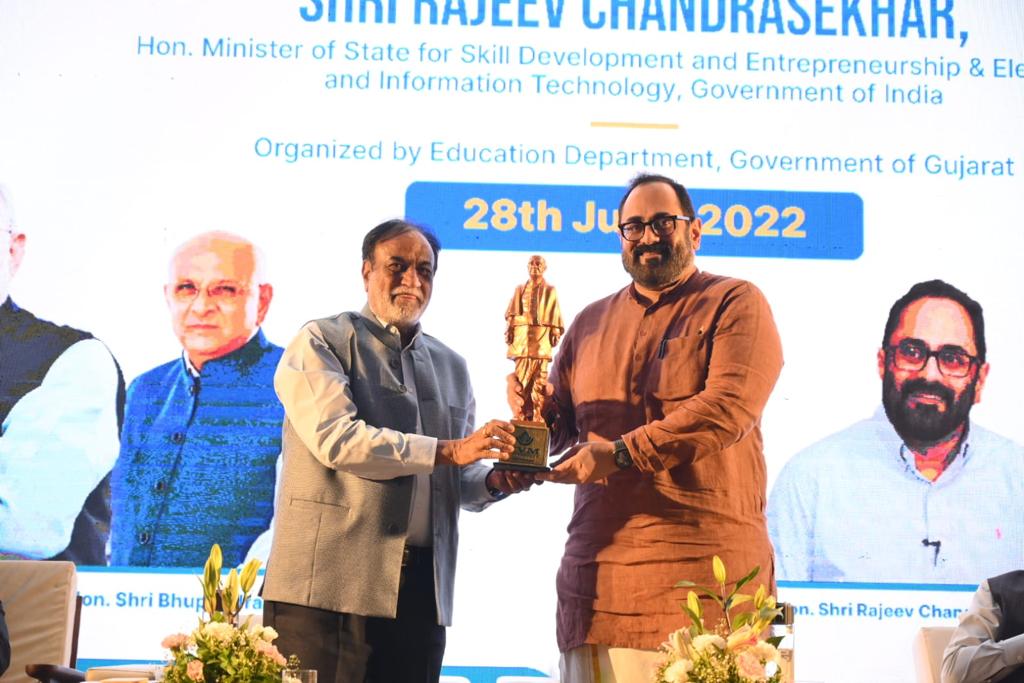 RajeevRC_X's tweet image. Few more pics from my visit to the CVM University, #Anand 

#RCinGujarat #Youth4NewIndia
@GoI_MeitY
@CMOGuj
@CRPaatil
@blsanthosh