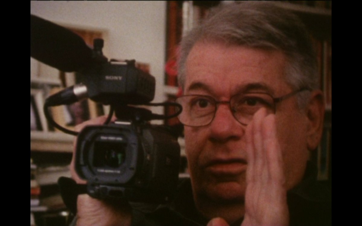 Today marks ten years since the death of Stephen Dwoskin. This is Laura Mulvey's obituary tribute from Sight and Sound: www2.bfi.org.uk/news-opinion/s… and this is Adrian Martin's from the Guardian: theguardian.com/film/2012/jul/…